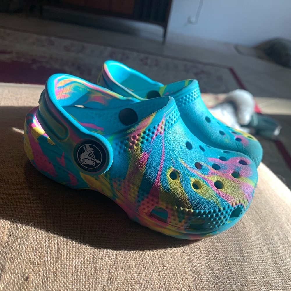 Toddler size 6 teal tie die Crocs